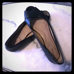 Land’s End navy peep toe leather flats size 6